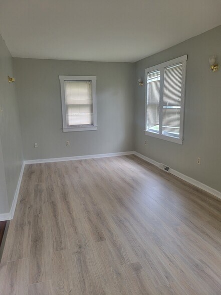 Building Photo - 1087 Commonwealth Blvd