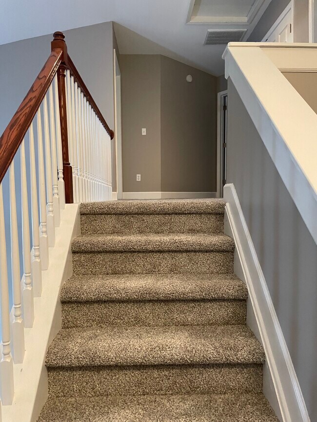 Building Photo - 940 Sunny Slope Trace