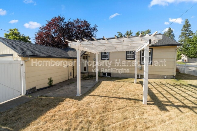 Building Photo - 2527 W Walton Ave