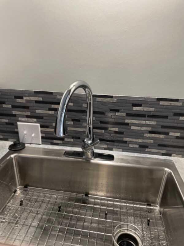 Building Photo - 104 S 5th St