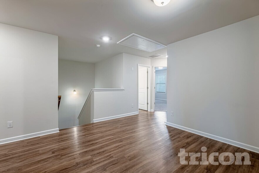 Building Photo - 329 Trickum Hill Dr