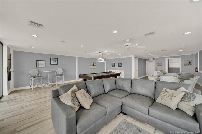 Building Photo - 10680 S Ocean Dr