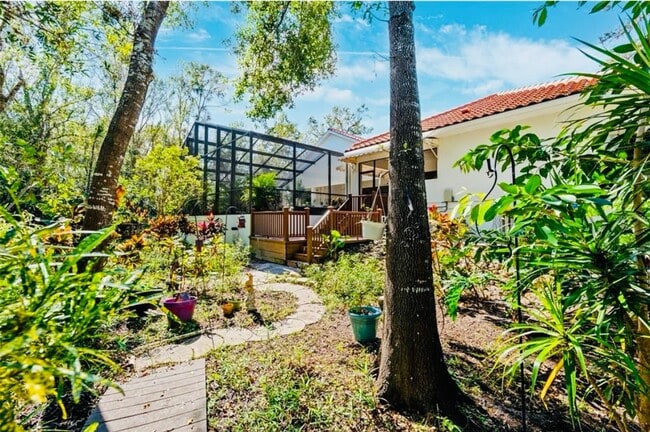 Building Photo - Luxurious 3 Bed 4 Bath Private Single-Story Sanctuary on 1.2 acres