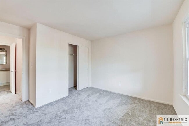 Building Photo - 1909 Tanglewood Ct