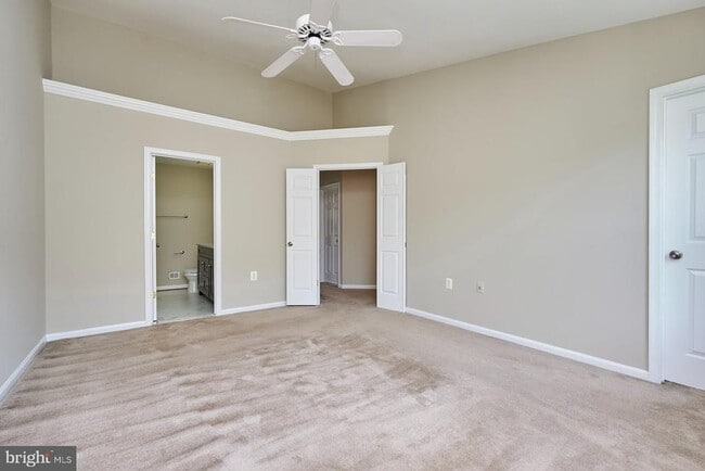 Building Photo - 4100 Fountainside Ln