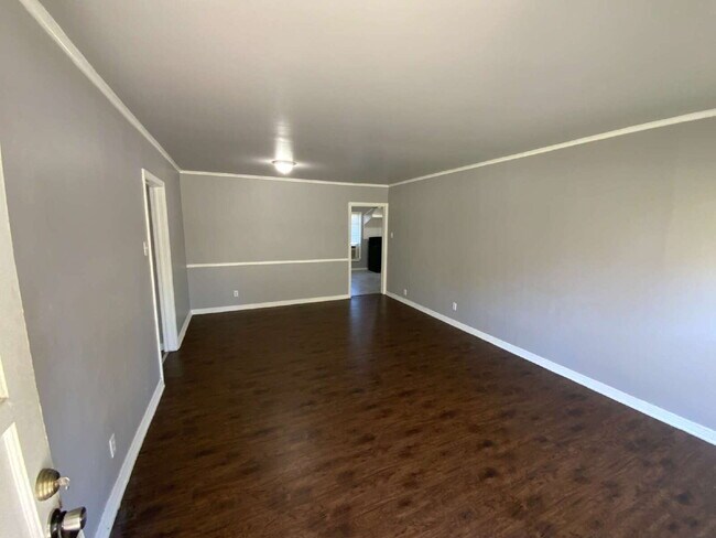 Building Photo - 1811 Berwick Ave