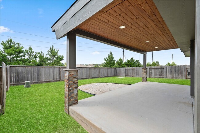 Building Photo - 323 Jewett Meadow Dr