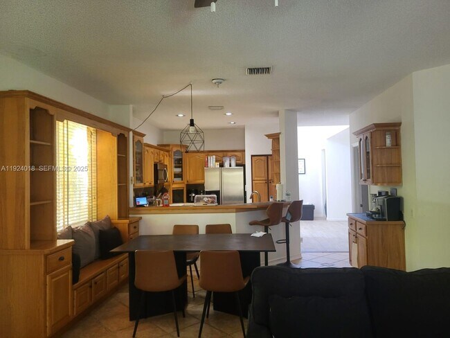 Building Photo - 1368 Majesty Terrace