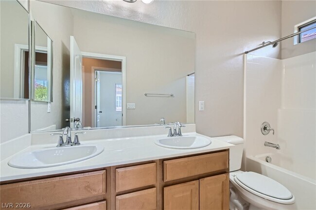 Building Photo - 665 Calamus Palm Pl
