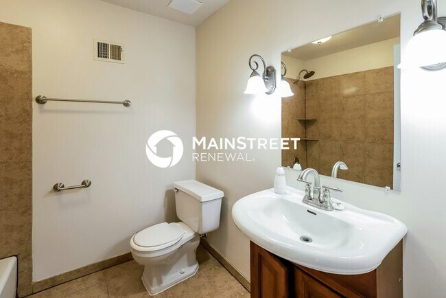 Building Photo - 3 Bedroom Pet-Friendly Home in KANSAS CITY, MO with Main Street Renewal