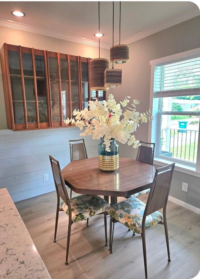 Building Photo - 121 12th St