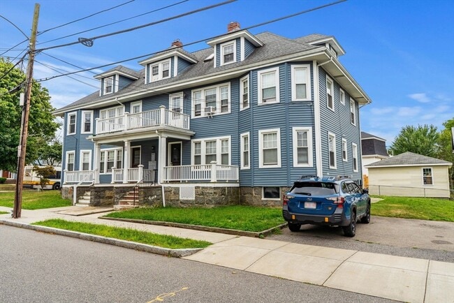 Building Photo - 279 Belmont St