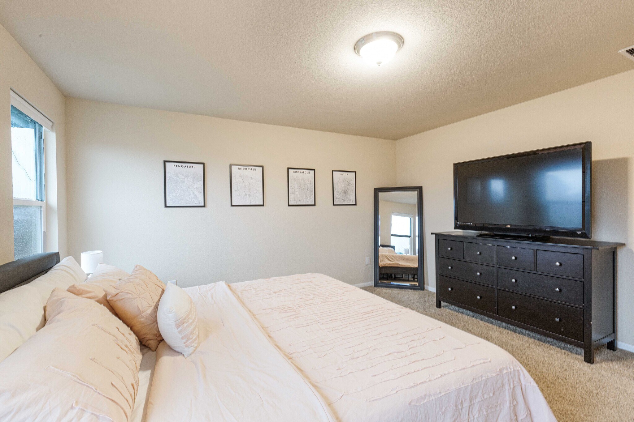 Building Photo - 14000 Heidhorn Dr