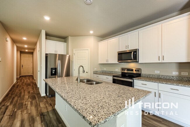 Building Photo - 13626 Paxton Blvd