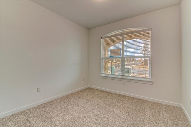 Building Photo - 681 Peace Pipe Way