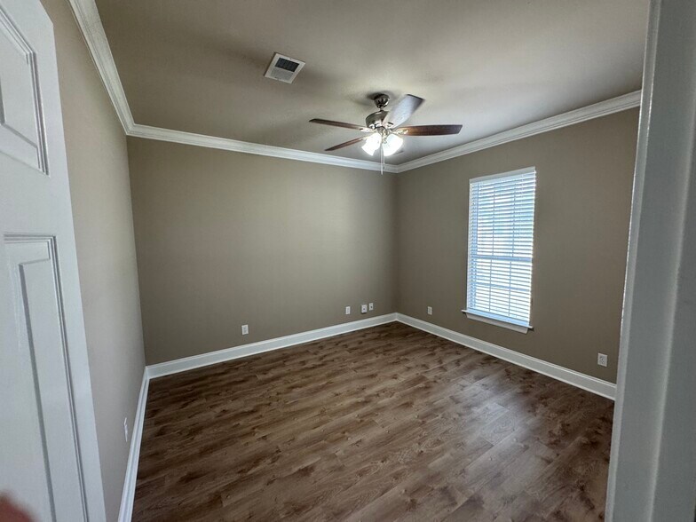 Building Photo - 72697 Diamondhead Dr N
