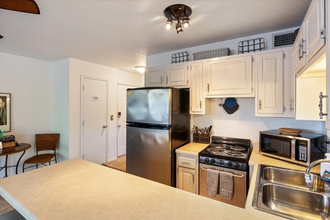 Building Photo - 6620 Weston Point Dr
