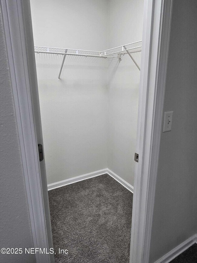 Building Photo - 9124 Adams Ave