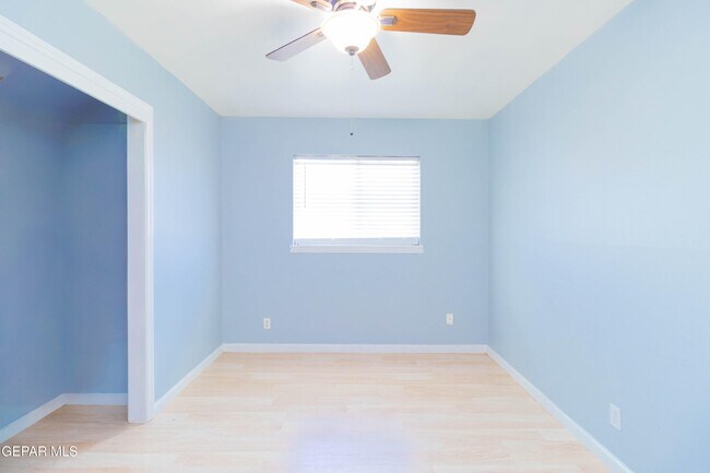 Building Photo - 451 Borrett St