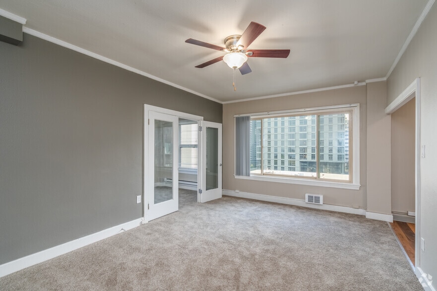 1BR, 1BA - 550SF - Living Room - Cornelius Apartments
