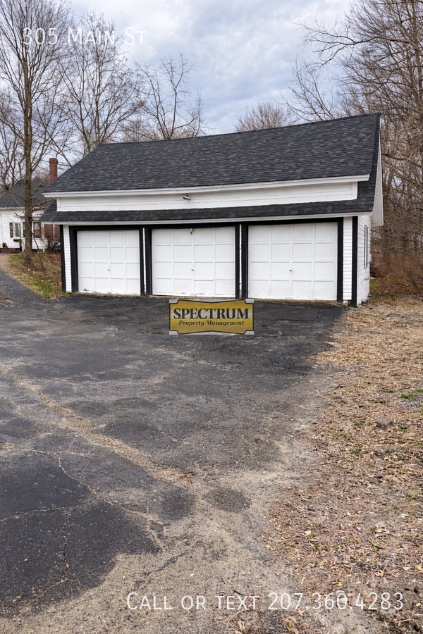 Building Photo - 305 Upper Main St