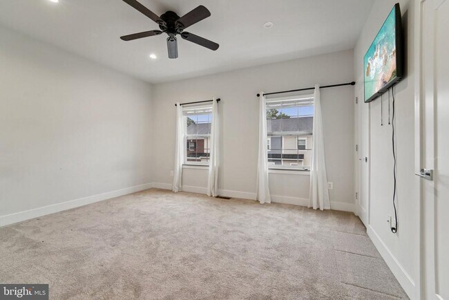 Building Photo - 7728 Lexington Ct