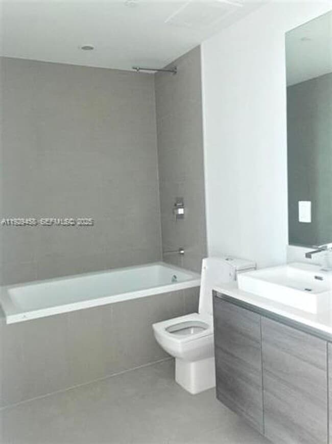 Building Photo - 1080 Brickell Ave