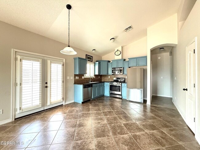Building Photo - 3729 Loma Brisa Dr