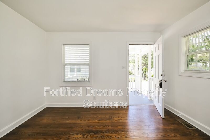 Building Photo - 2513 Timber Ln