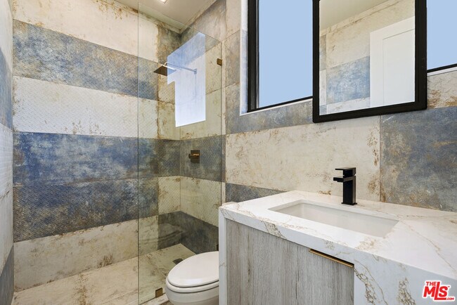 Building Photo - 1021 N Ogden Dr