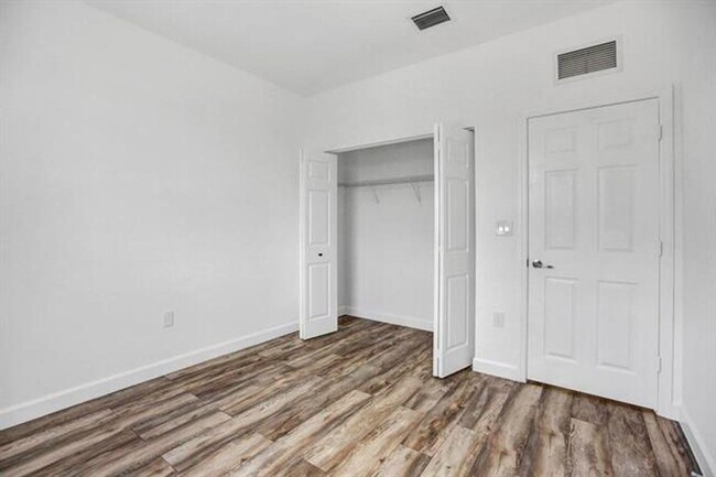Building Photo - 9081 SW 169th Ct