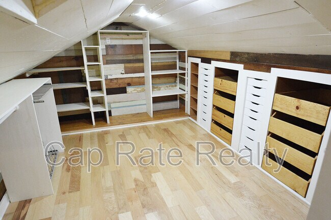 Building Photo - 216 Cherrington Rd