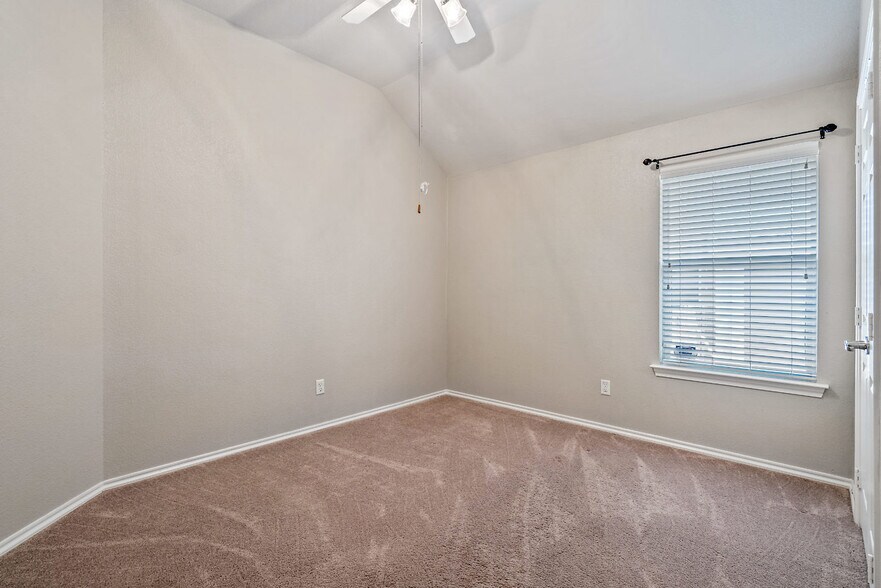 Building Photo - 3521 Amador Dr