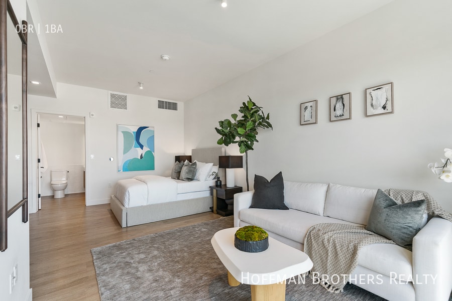 Building Photo - 10700 Tabor St