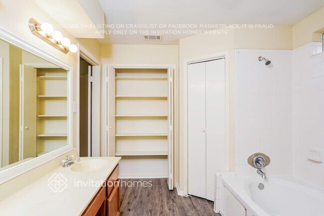 Building Photo - 6902 Fawn River Dr