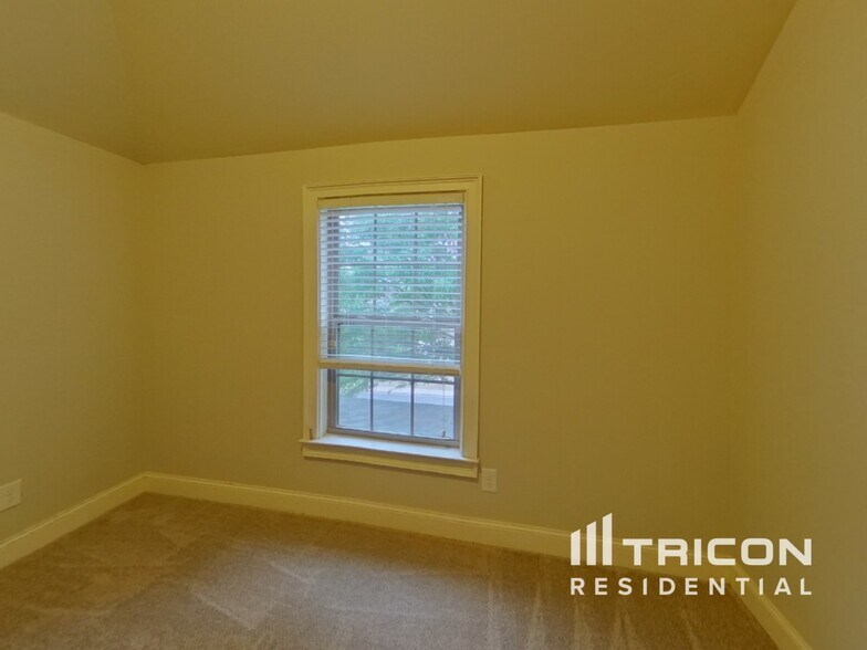 Building Photo - 45 Canyon View Dr