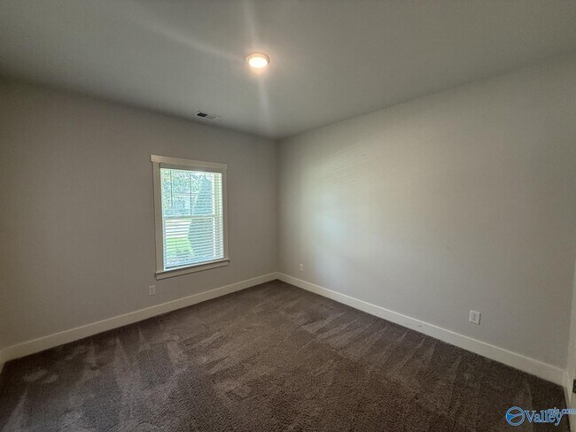 Building Photo - 22 Desert Oak Ct SW