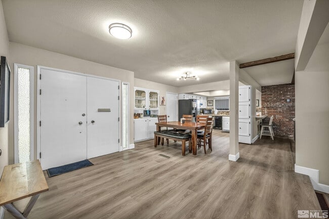 Building Photo - 1490 Foster Dr