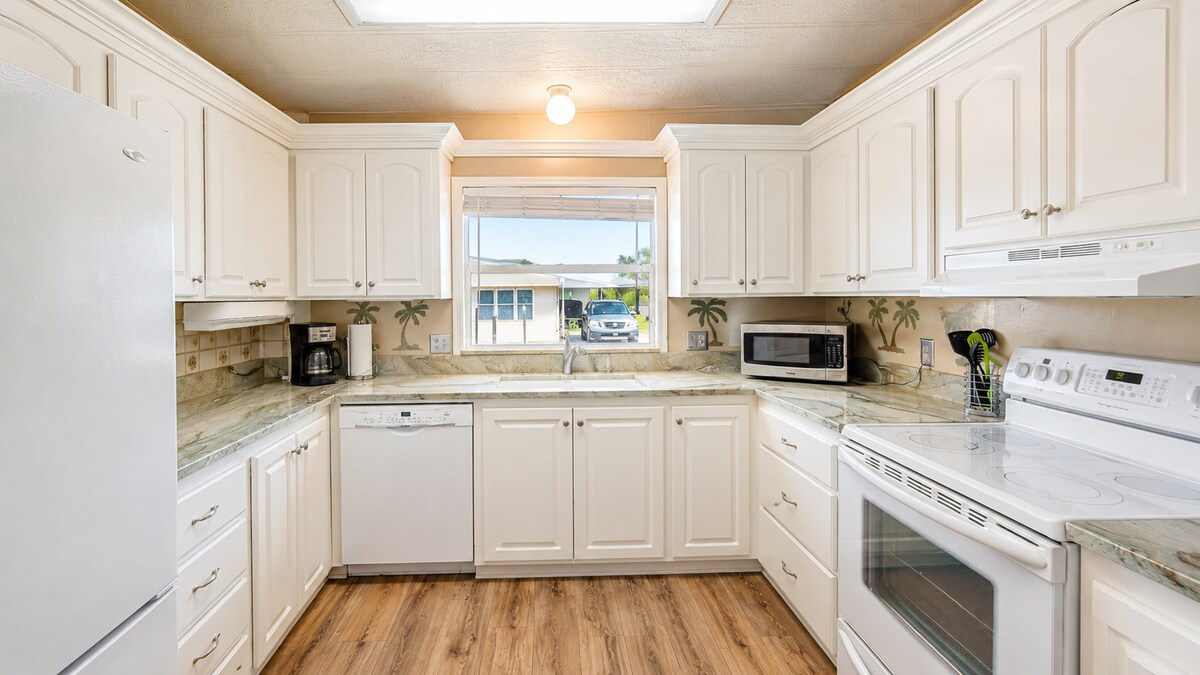 Building Photo - 3404 Rainbow Ln