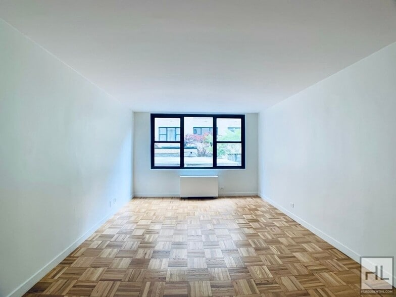 Building Photo - EAST 49 STREET