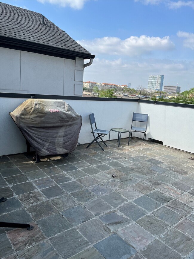 Building Photo - 4406 Crawford St