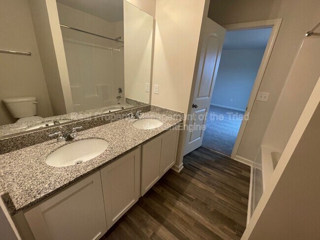 Building Photo - 3824 Miller Dr