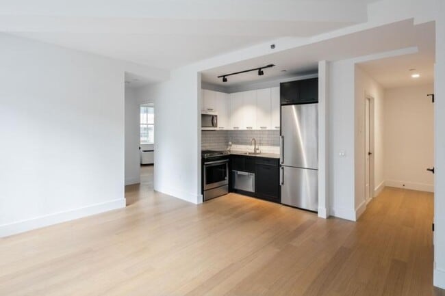 Building Photo - 2 bedroom in NEW YORK NY 10005