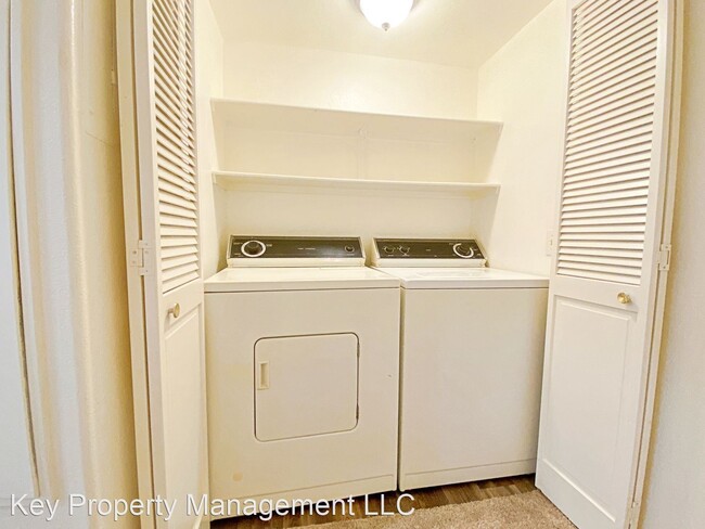 Building Photo - 2 br, 2 bath House - 7950 W. Flamingo Rd #...
