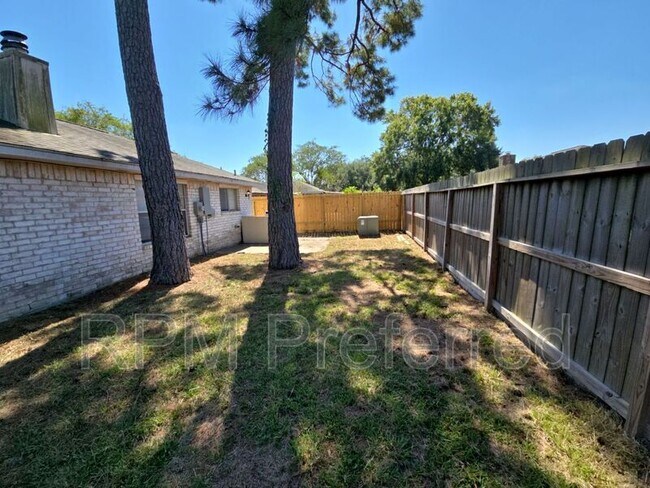 Building Photo - 23207 Pine Post Ln