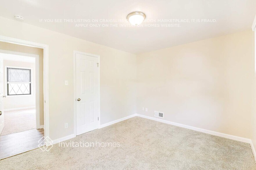 Building Photo - 3938 Somerdale Ln