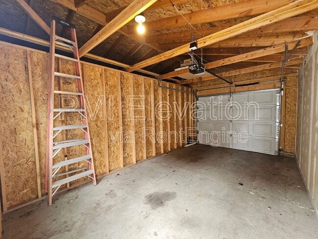 Building Photo - 2912 N York Ct