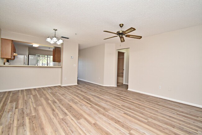 Building Photo - 144 Reserve Cir