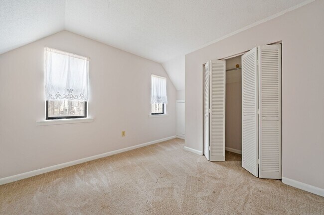 Building Photo - Adorable 3-Bedroom 1.5 Bath Townhome In A Peaceful Wooded Setting In Chapel Hill!