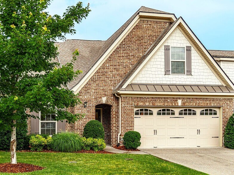 2 Car Garage - 2120 Sullivan St